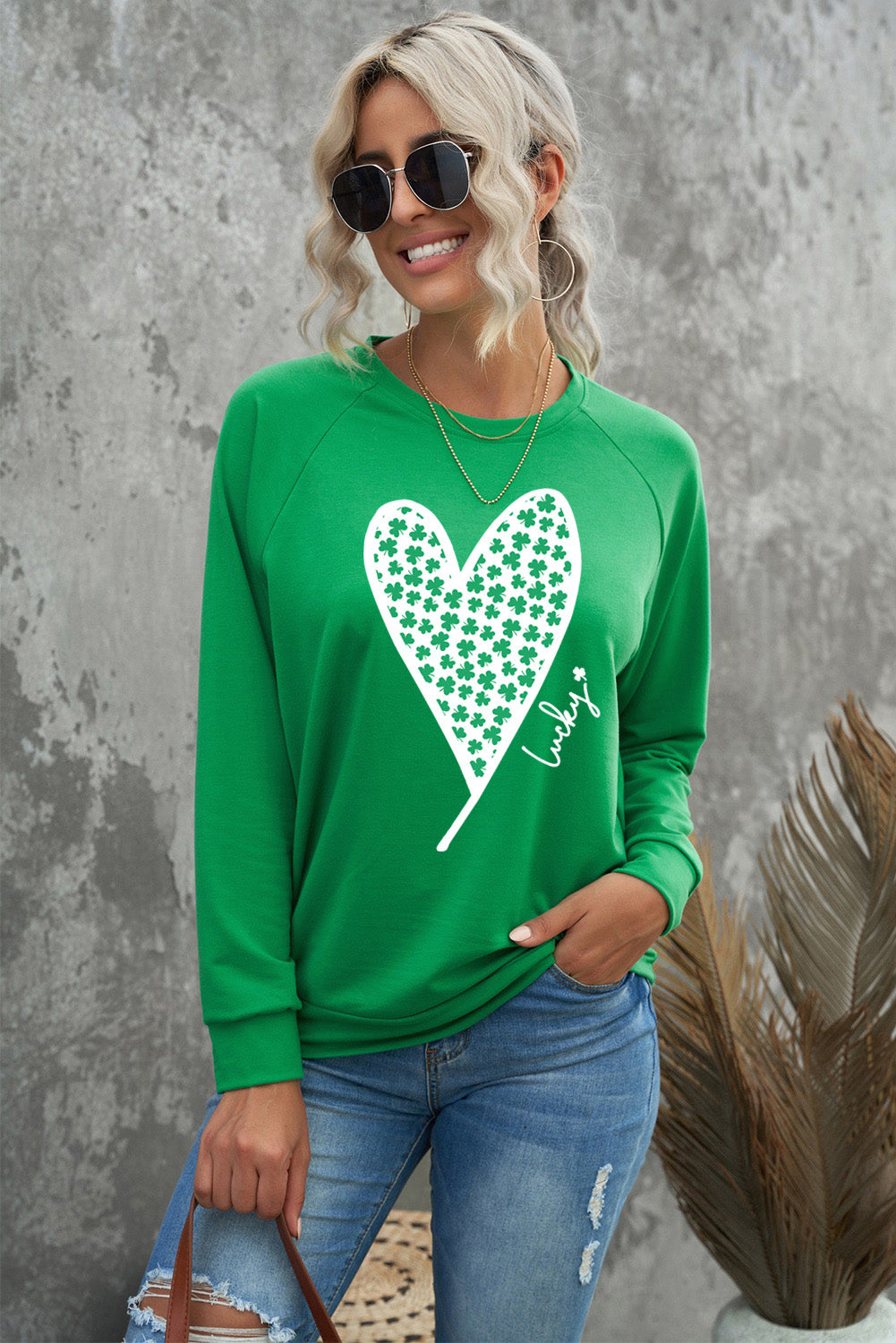 Heart Graphic Round Neck Sweatshirt